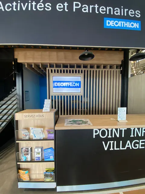 Point information Decathlon avec écran